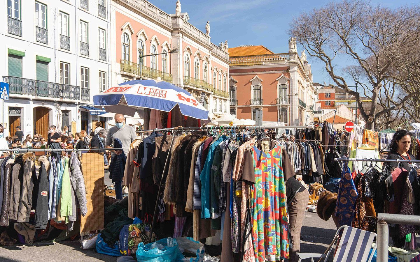 Feira da Ladra (Flea Market): Lisbon’s Historic Market of Antiques, Oddities, and Local Life